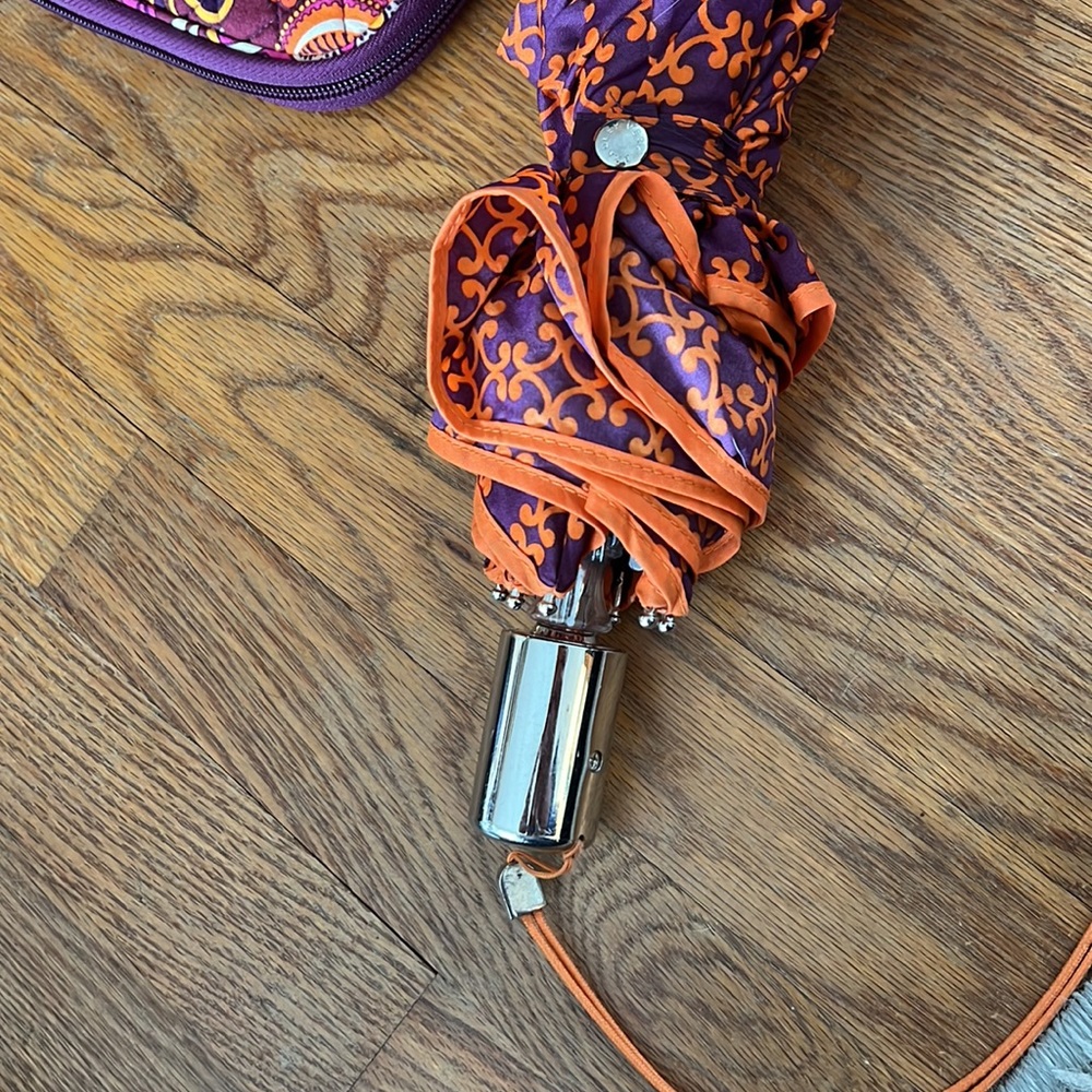 Vera Bradley weekender bag set w/ laptop sleeve, tablet sleeve, and umbrella - Picture 7 of 8